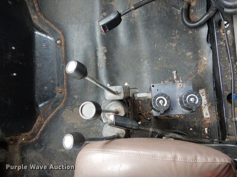 image for item GB9880 1998 International 4900 dump truck