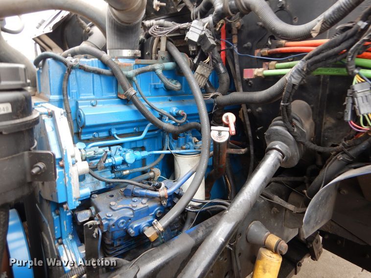 image for item GB9880 1998 International 4900 dump truck