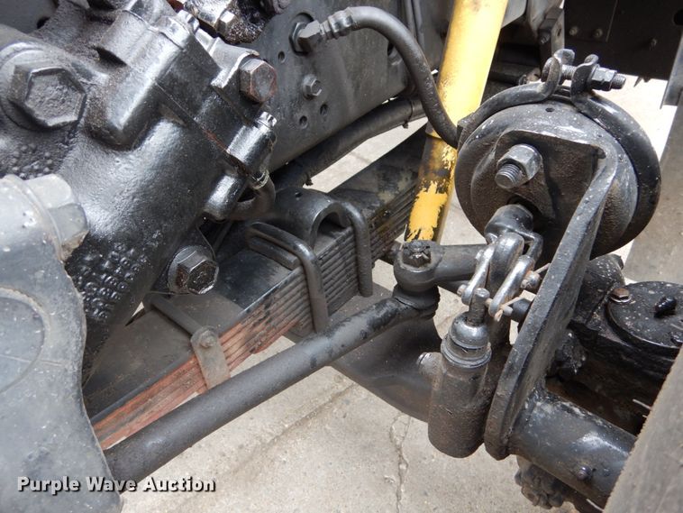 image for item GB9880 1998 International 4900 dump truck