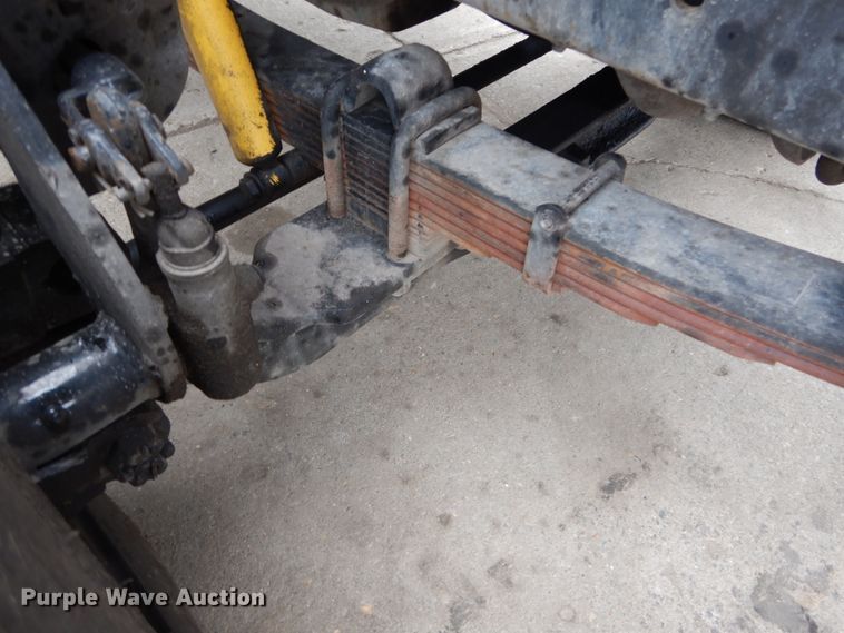 image for item GB9880 1998 International 4900 dump truck