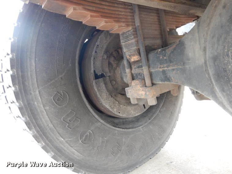 image for item GB9880 1998 International 4900 dump truck