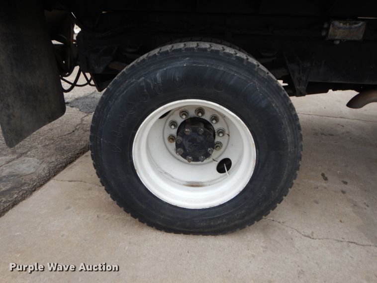 image for item GB9880 1998 International 4900 dump truck