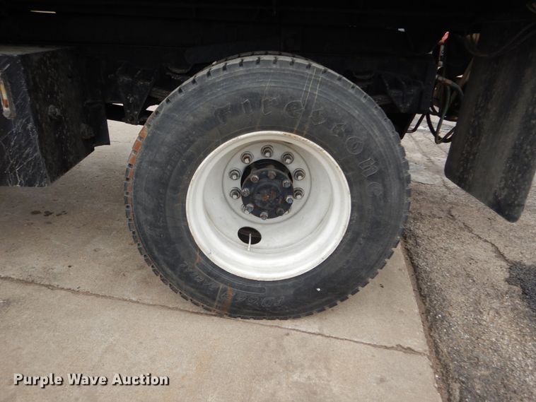 image for item GB9880 1998 International 4900 dump truck