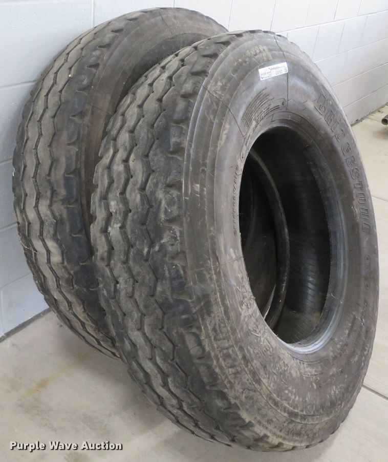 image for item GI9163 (2) Bridgeton 315/80R22.5 tires