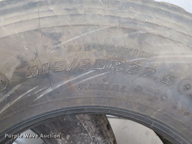 image for item GI9163 (2) Bridgeton 315/80R22.5 tires