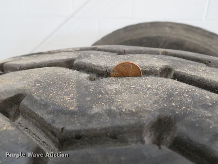 image for item GI9163 (2) Bridgeton 315/80R22.5 tires