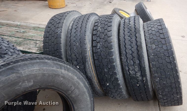 image for item GO9582 (8) 11R24.5 tires