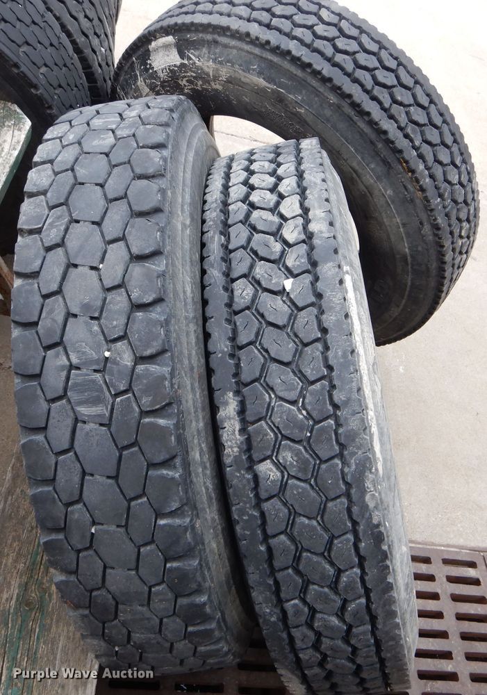 image for item GO9582 (8) 11R24.5 tires