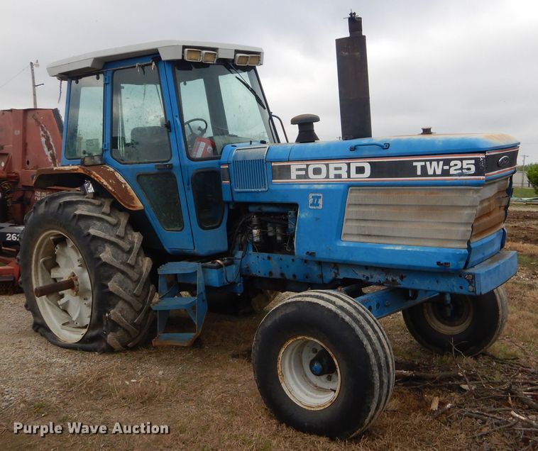 image for item GP9031 1987 Ford TW-25 tractor