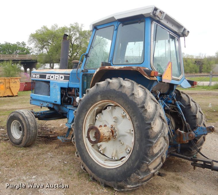 image for item GP9031 1987 Ford TW-25 tractor