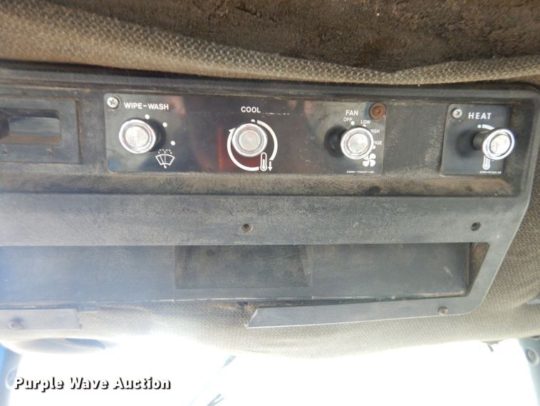 image for item GP9031 1987 Ford TW-25 tractor