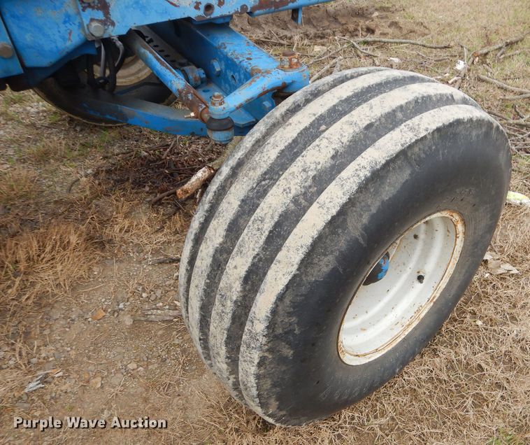 image for item GP9031 1987 Ford TW-25 tractor