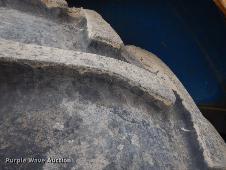 image for item GP9031 1987 Ford TW-25 tractor