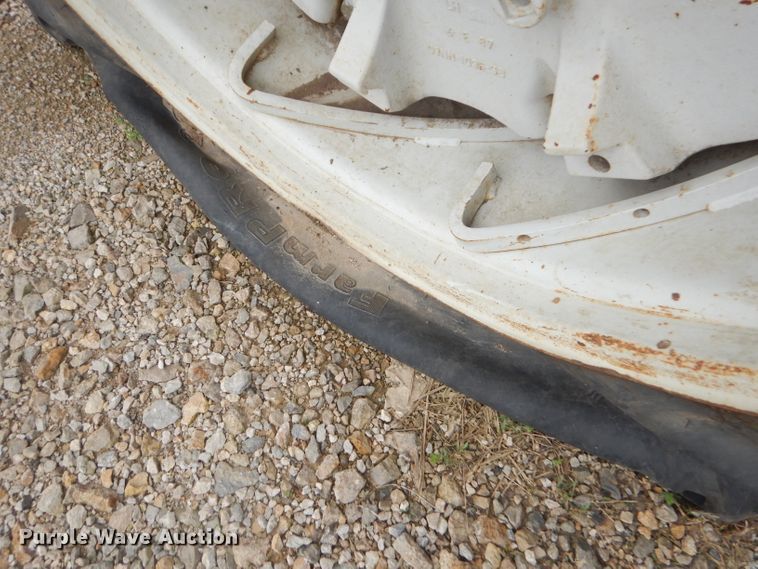 image for item GP9031 1987 Ford TW-25 tractor