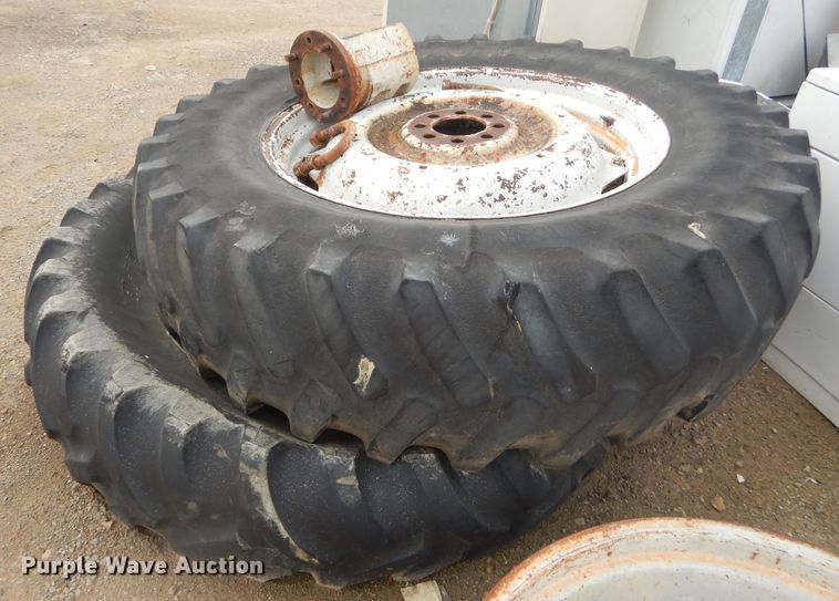 image for item GP9031 1987 Ford TW-25 tractor