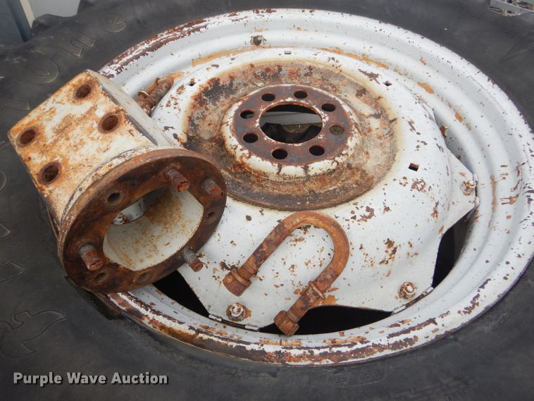 image for item GP9031 1987 Ford TW-25 tractor