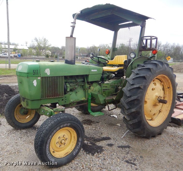 image for item GP9033 1976 John Deere 2240 tractor