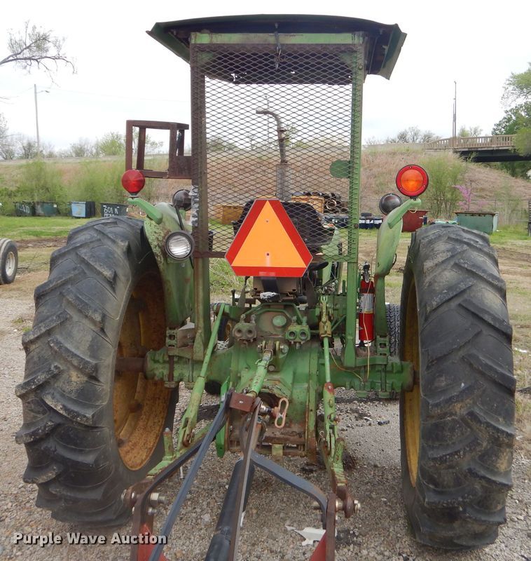 image for item GP9033 1976 John Deere 2240 tractor
