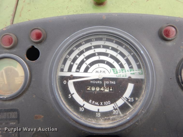 image for item GP9033 1976 John Deere 2240 tractor