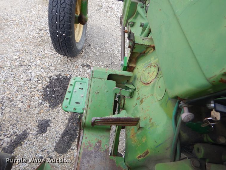 image for item GP9033 1976 John Deere 2240 tractor