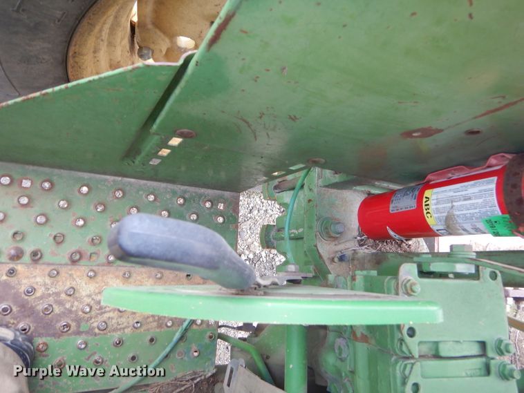 image for item GP9033 1976 John Deere 2240 tractor