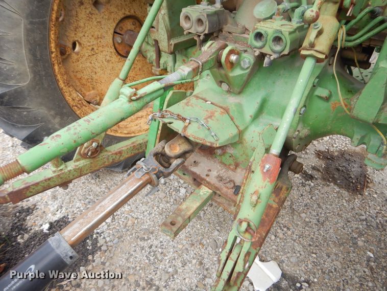 image for item GP9033 1976 John Deere 2240 tractor