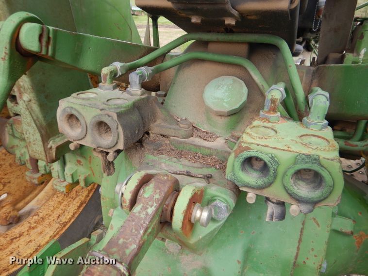 image for item GP9033 1976 John Deere 2240 tractor