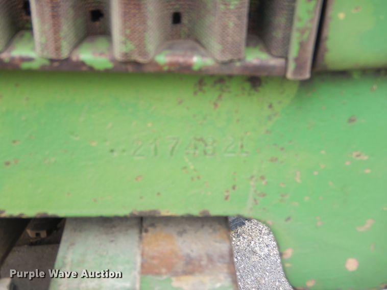 image for item GP9033 1976 John Deere 2240 tractor