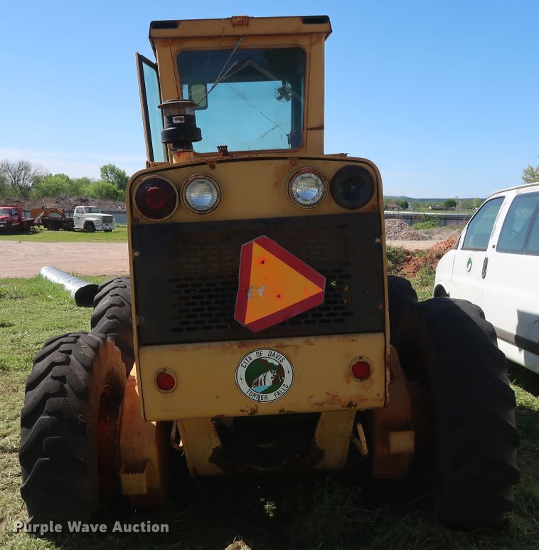 image for item GS9801 John Deere 760A motor grader