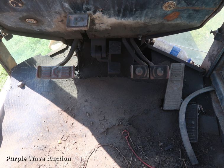 image for item GS9801 John Deere 760A motor grader