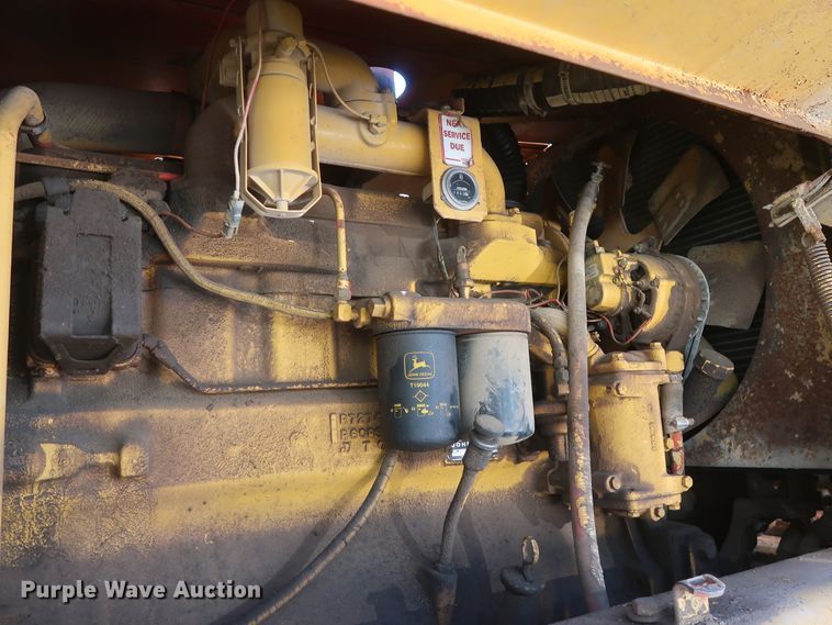 image for item GS9801 John Deere 760A motor grader