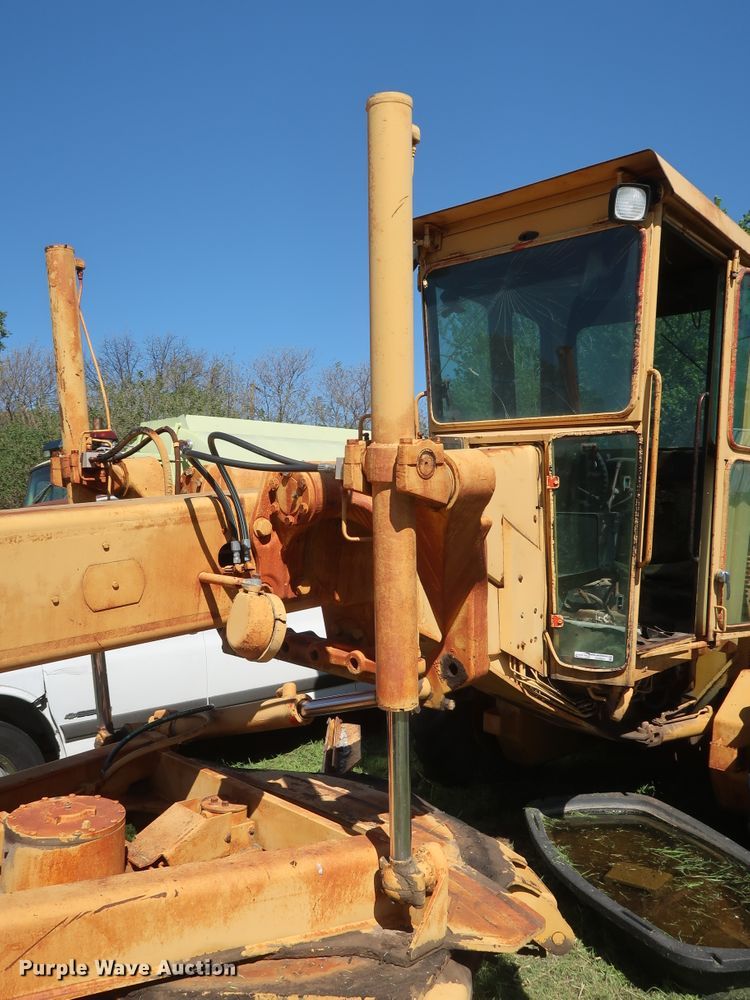 image for item GS9801 John Deere 760A motor grader