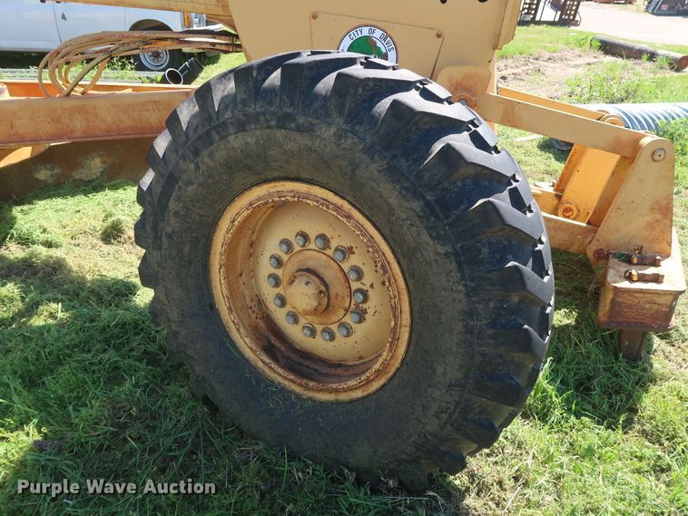 image for item GS9801 John Deere 760A motor grader