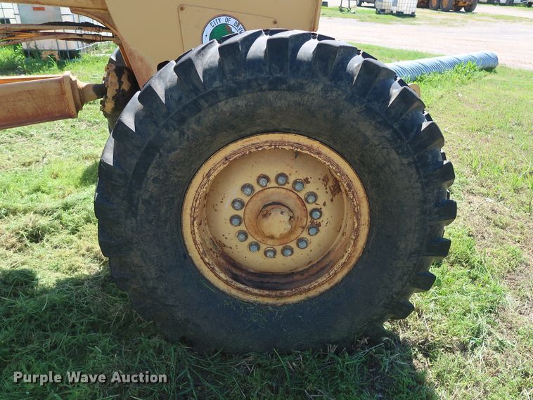 image for item GS9801 John Deere 760A motor grader