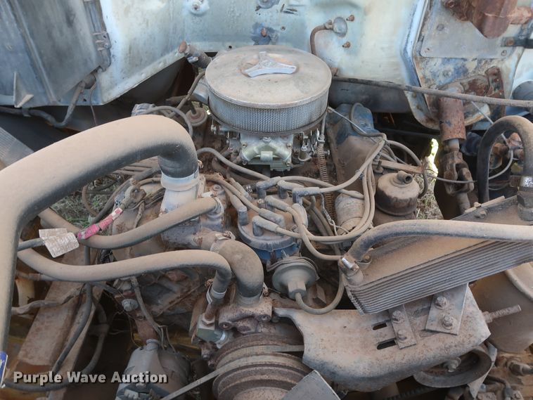 image for item GS9805 1981 Ford F600 flatbed truck