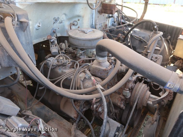 image for item GS9805 1981 Ford F600 flatbed truck