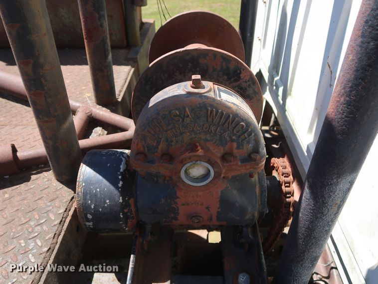 image for item GS9805 1981 Ford F600 flatbed truck