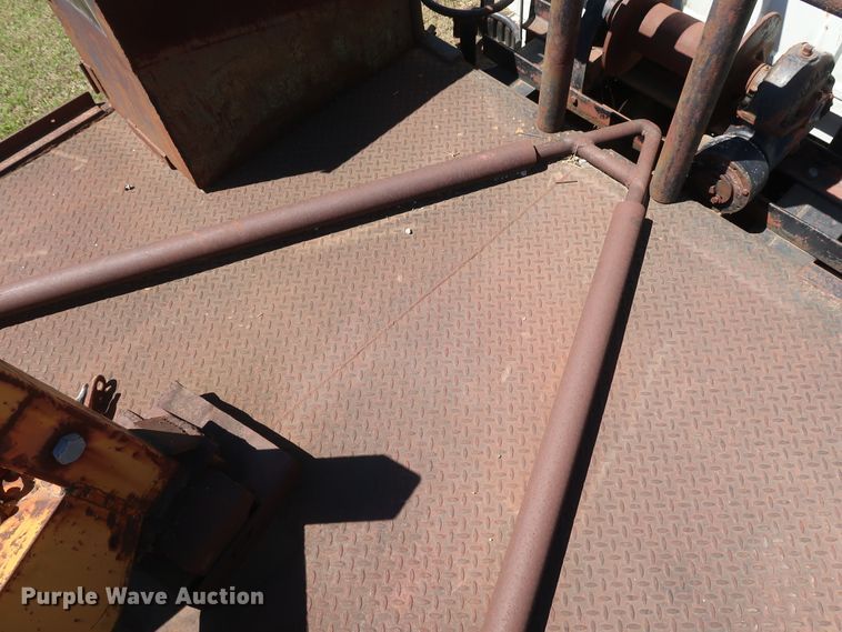 image for item GS9805 1981 Ford F600 flatbed truck