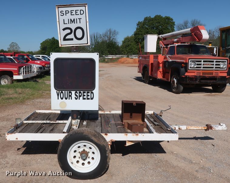 image for item GS9810 2004 MPH radar speed detector