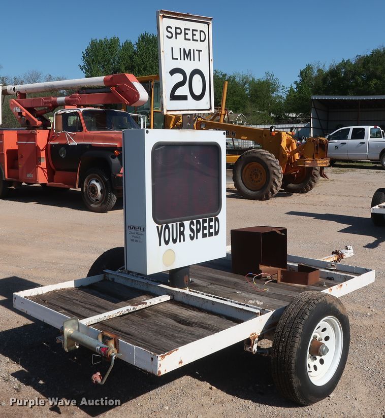 image for item GS9810 2004 MPH radar speed detector