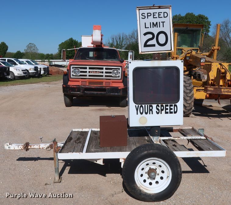 image for item GS9811 2004 MPH radar speed detector