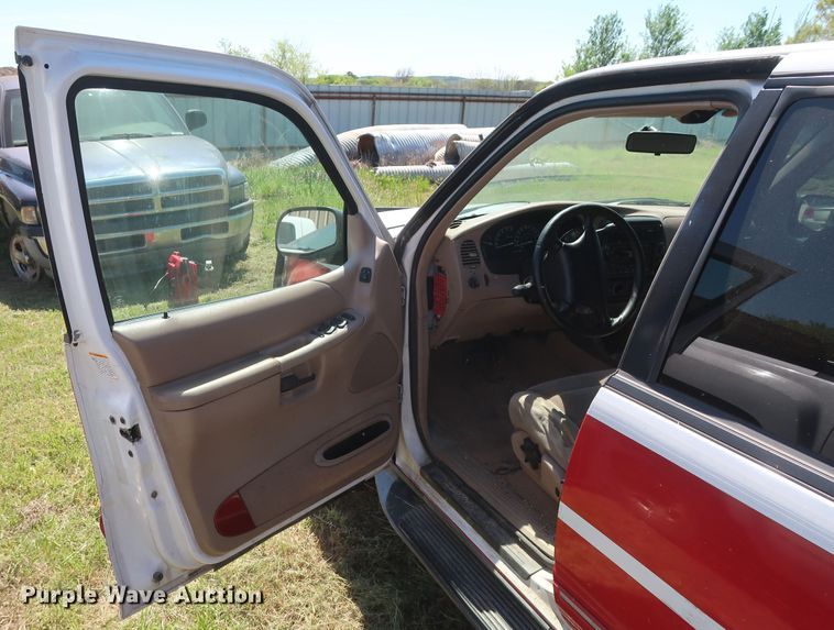 image for item GS9816 2000 Ford Explorer  SUV