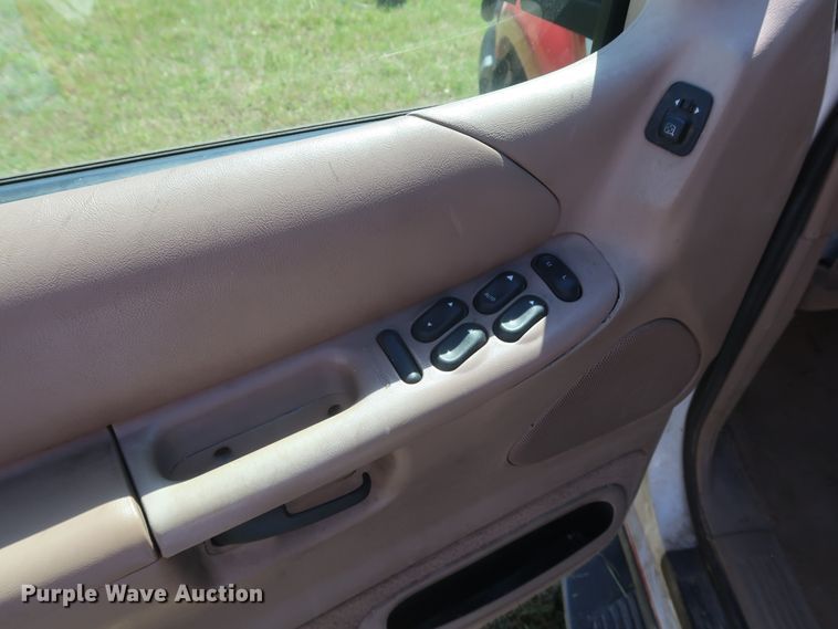 image for item GS9816 2000 Ford Explorer  SUV