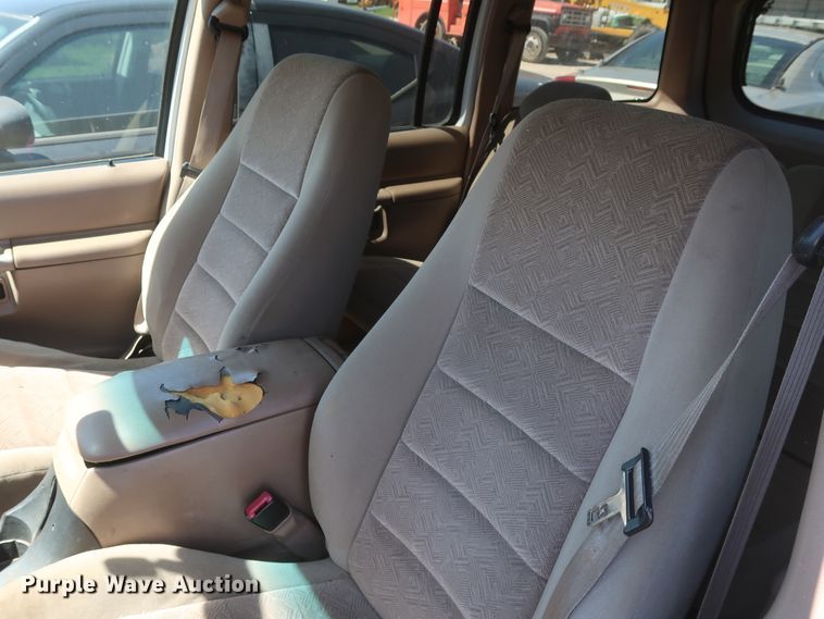 image for item GS9816 2000 Ford Explorer  SUV