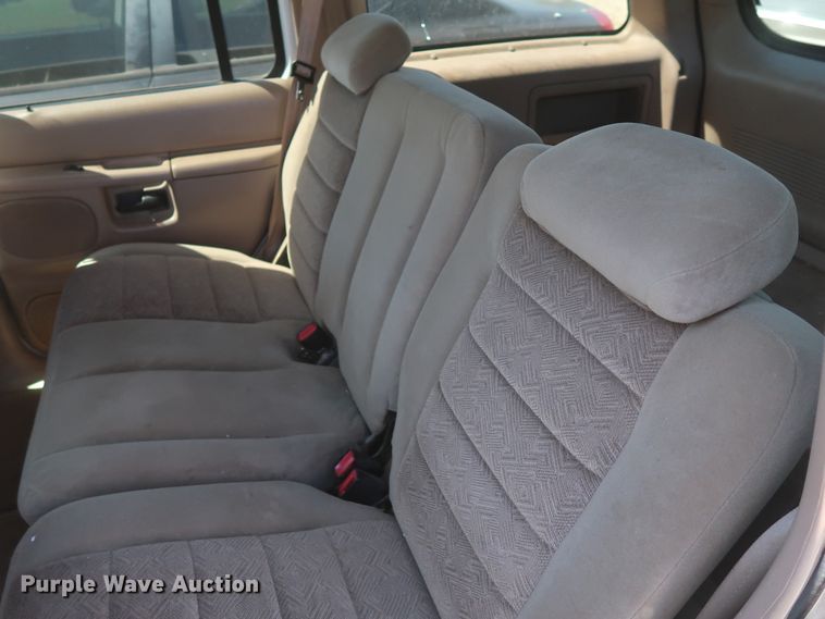 image for item GS9816 2000 Ford Explorer  SUV