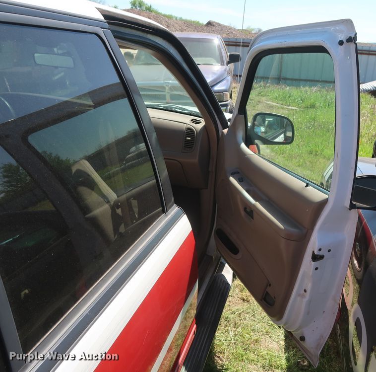 image for item GS9816 2000 Ford Explorer  SUV