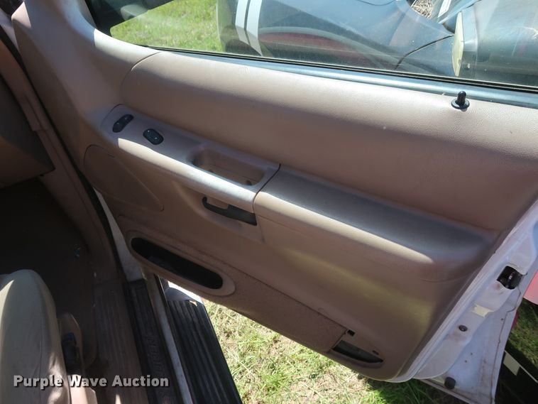 image for item GS9816 2000 Ford Explorer  SUV