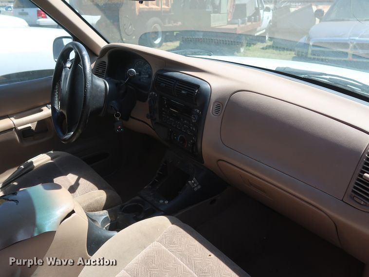 image for item GS9816 2000 Ford Explorer  SUV