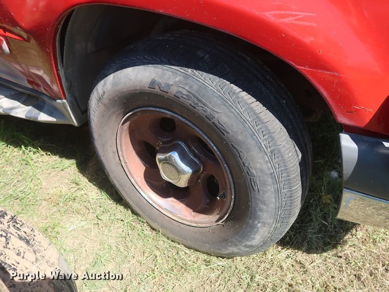 image for item GS9816 2000 Ford Explorer  SUV