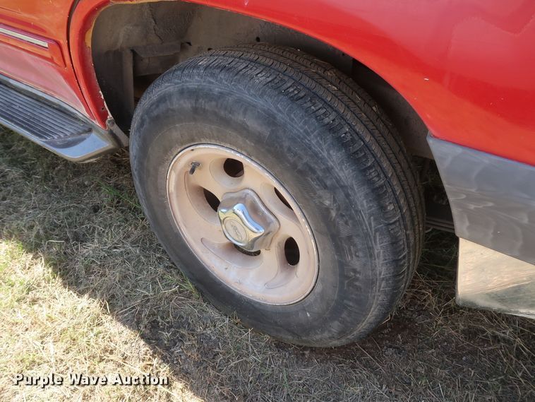 image for item GS9816 2000 Ford Explorer  SUV